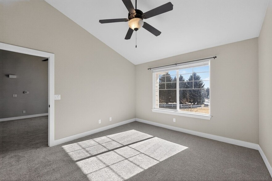 Building Photo - 4955 Hahns Peak Dr