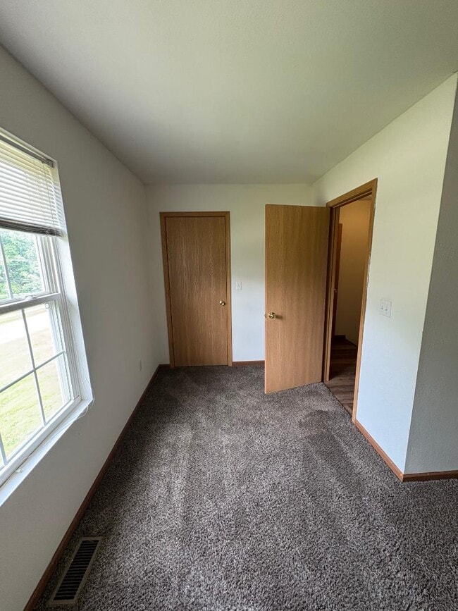 Building Photo - 100 Aldergate St