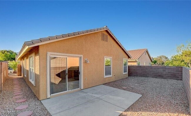 Building Photo - 1428 Dream Bridge Dr