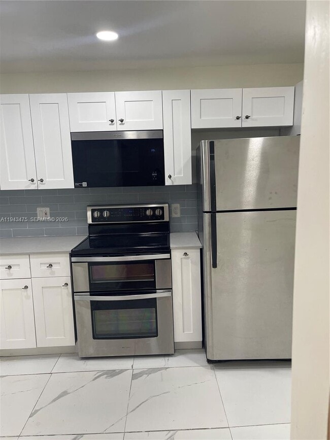 Building Photo - 2541 Aragon Blvd