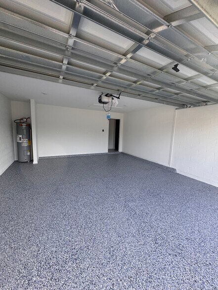 Building Photo - 10235 Alder Green Dr