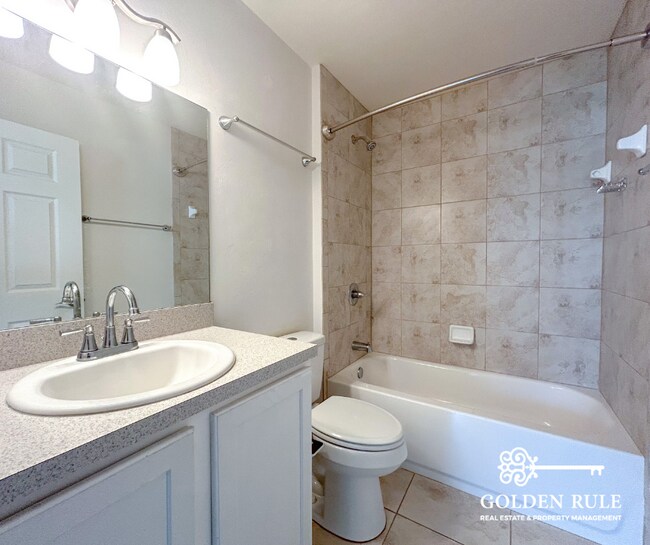 Building Photo - 2738 SE 21st Rd