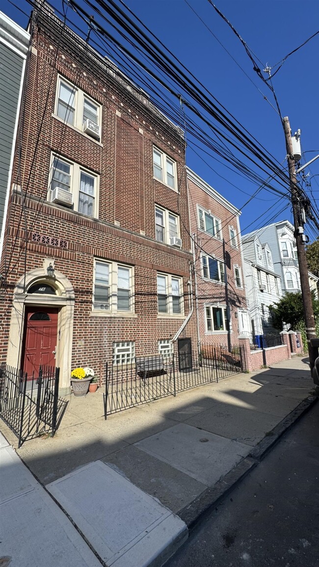 Building Photo - 76 Beacon Ave