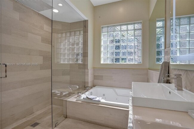 Building Photo - 1529 Shoreline Way