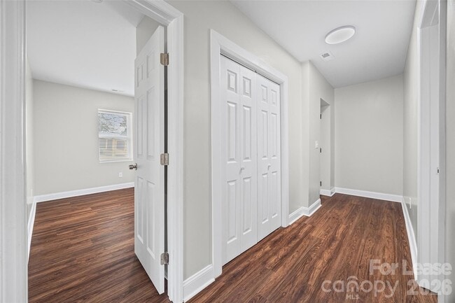 Building Photo - 1235 Bradford Heights Rd