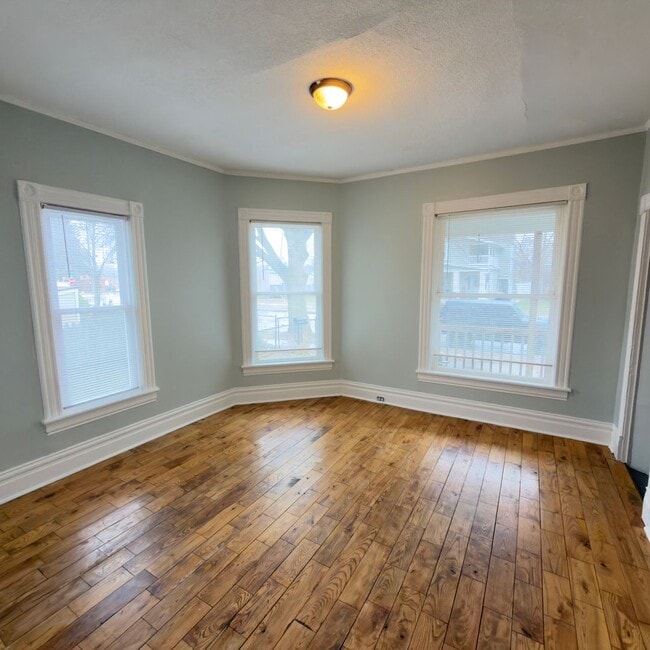 Building Photo - 1555 Broadway Ave NW