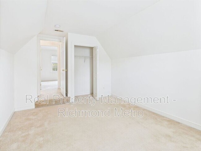 Building Photo - 401 Portwest Terrace
