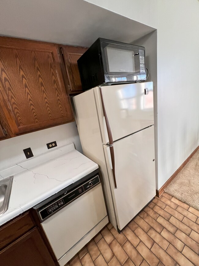 Building Photo - 123 N Locust St