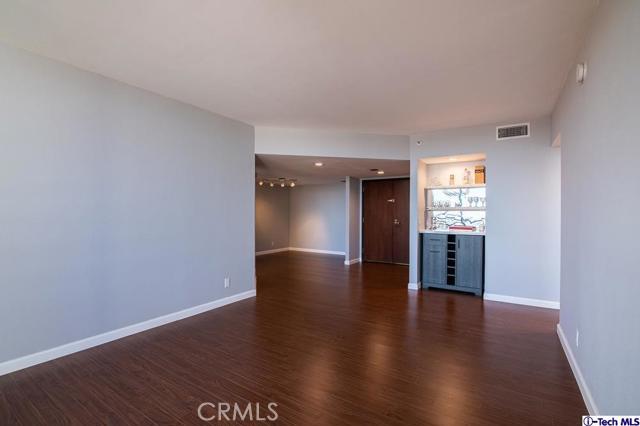 Building Photo - 343 Pioneer Dr