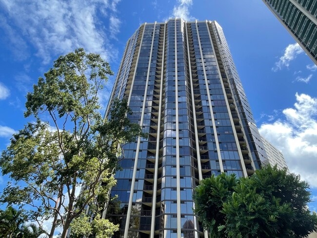 Building Photo - 60 N Beretania St