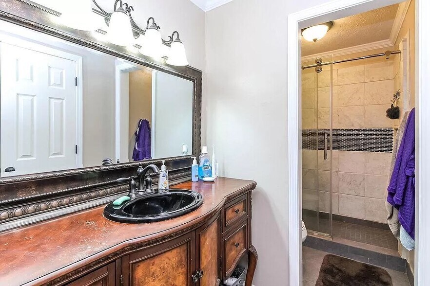 Building Photo - 87 Aileen Dr