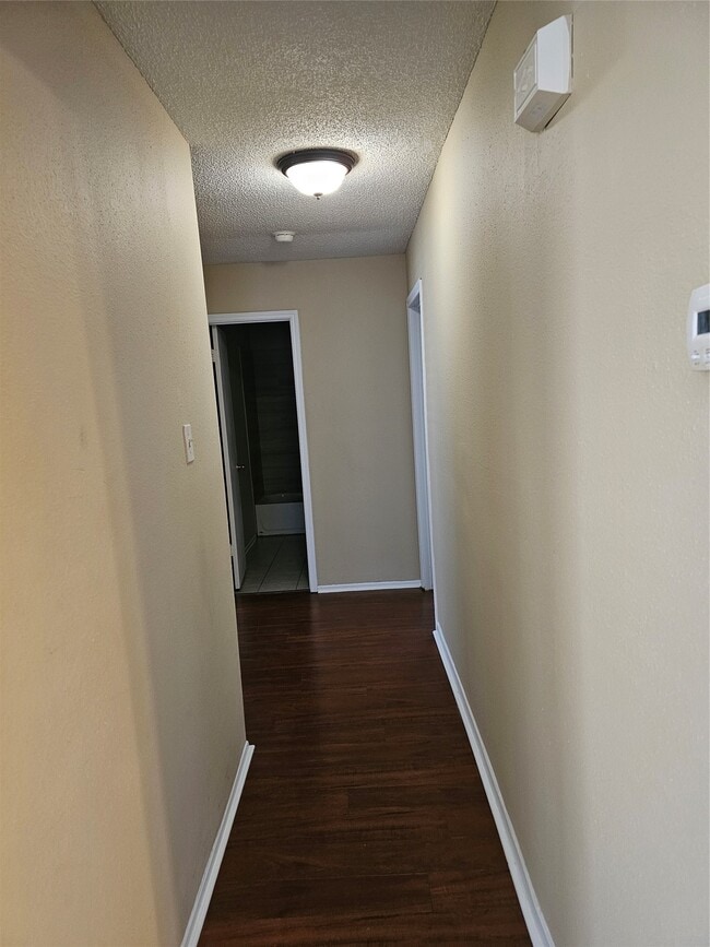 Building Photo - 1538 Ridgebriar Dr