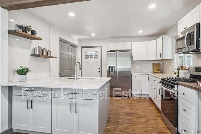 Building Photo - 1882 S Michigan Way