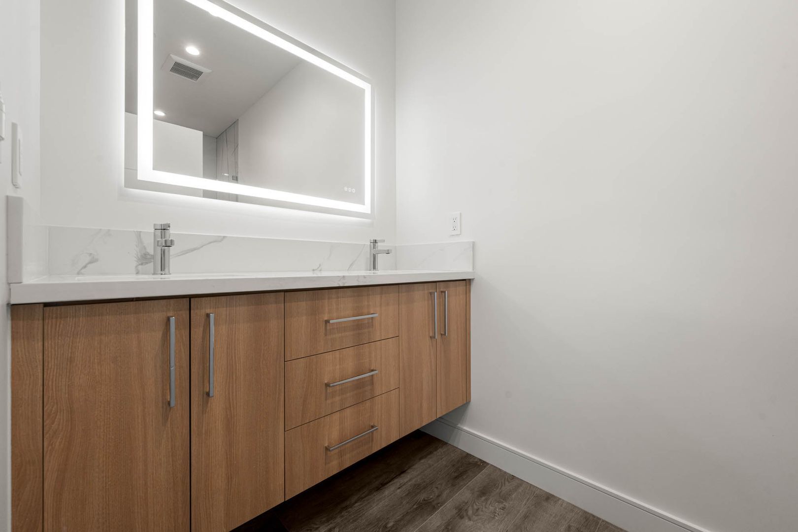 Building Photo - 1920-1922 S Sherbourne Dr