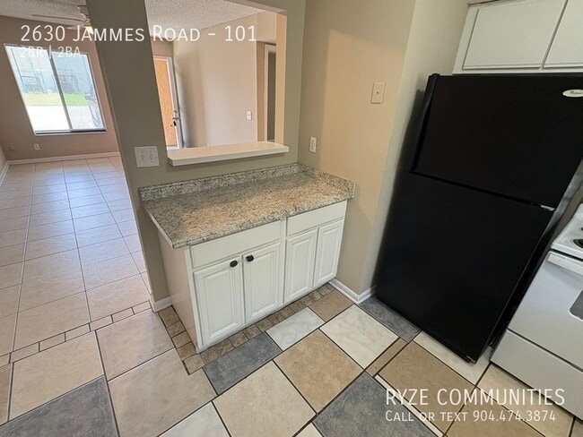 Building Photo - 2630 Jammes Rd