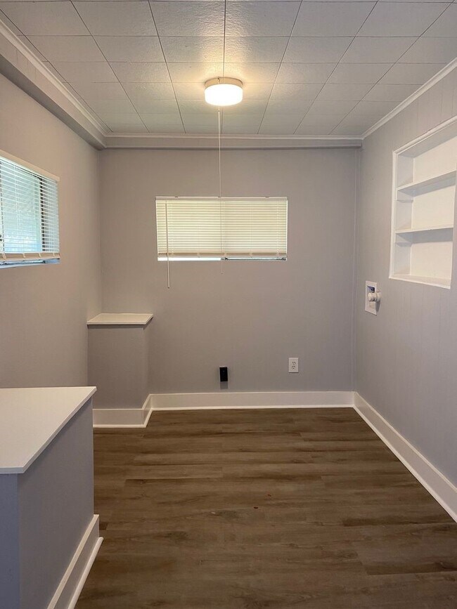 Building Photo - 1409 9th St