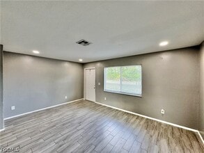 Building Photo - 142 Harry Ave S