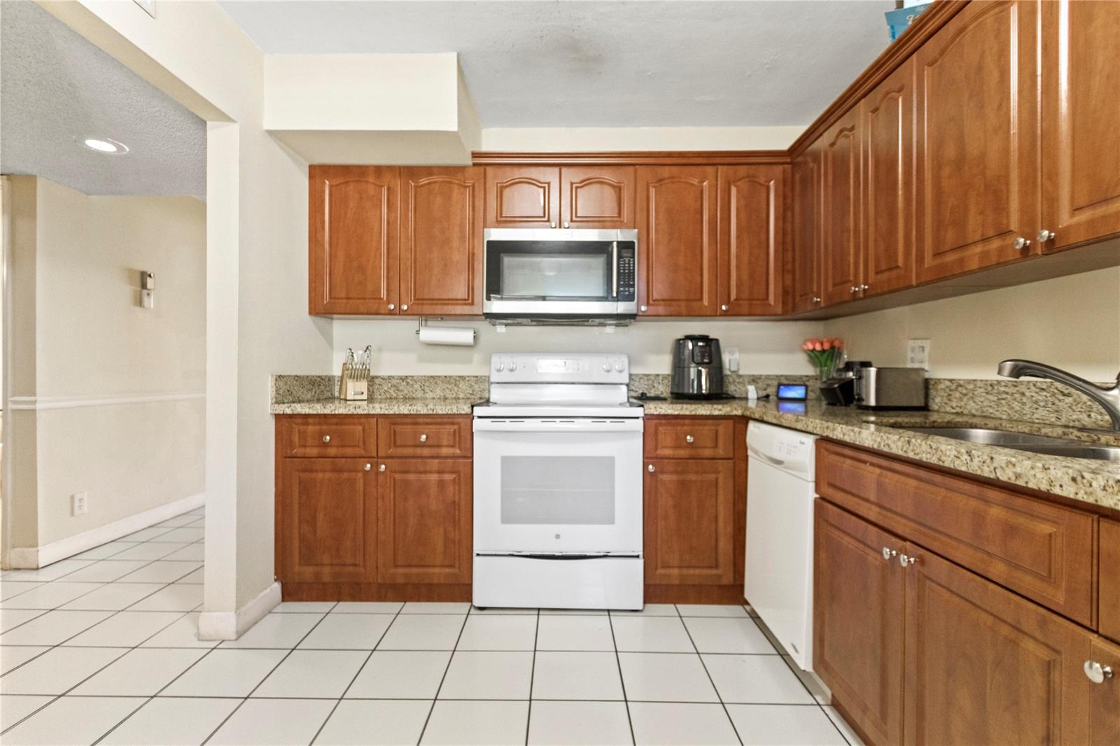 Building Photo - 16211 Saddle Club Rd