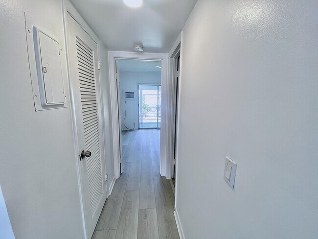 Building Photo - 98 Tilford Pl