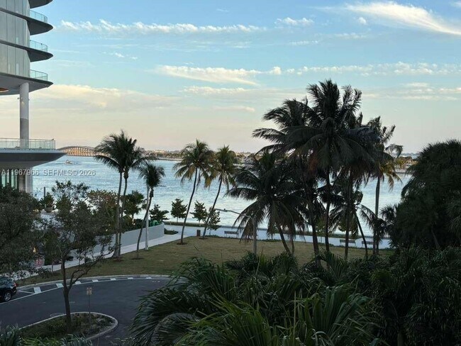 Building Photo - 150 SE 25th Rd