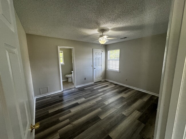 Building Photo - House for Rent