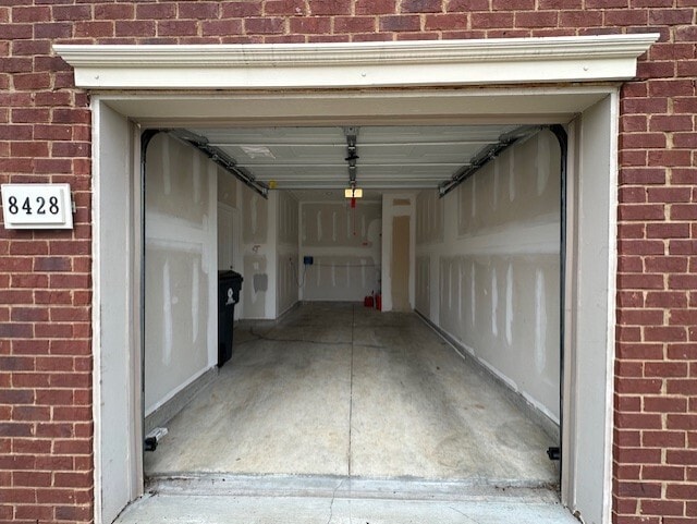Building Photo - 8428 Charbay Cir