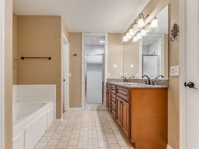 Building Photo - 17320 Sun River Ct