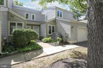 Building Photo - 502 Portsmouth Ct