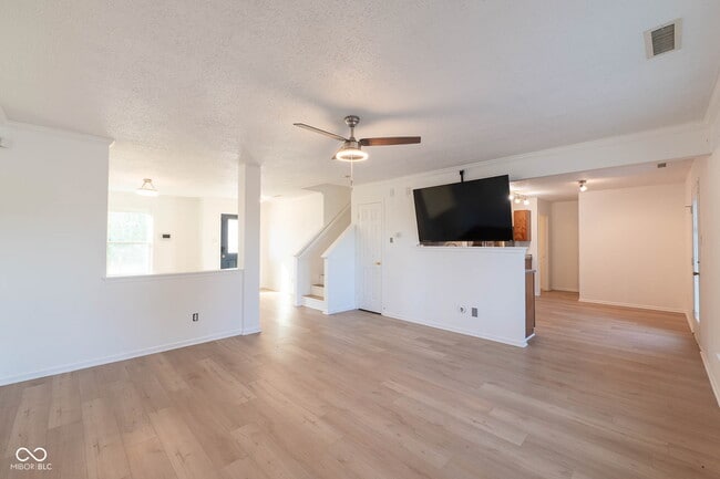 Building Photo - 2887 Ludwig Dr