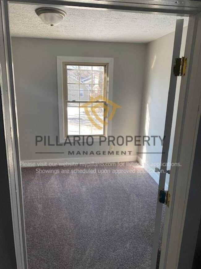 Building Photo - 3722-3724 N Illinois St