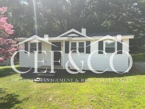 Building Photo - Cozy 2 bedroom 1 bathroom home now available in Moore
