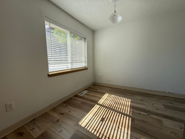 Building Photo - 3 Bed, 2 Bath with Garage, W/D, and Fenced...