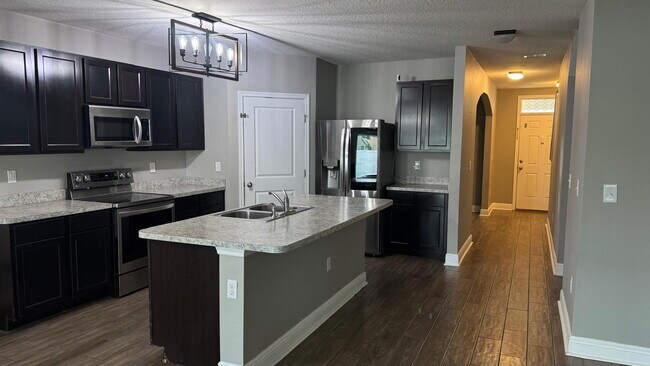 Building Photo - 505 Arbequina Ct
