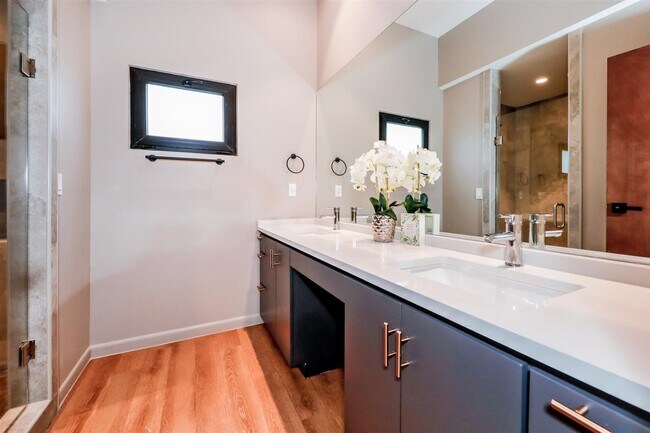 Building Photo - 7219 Rocio Dr