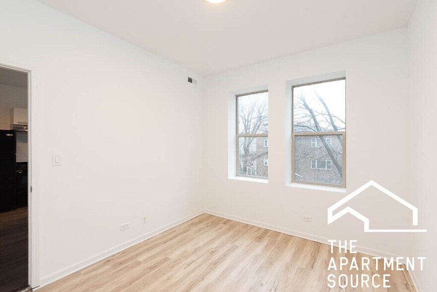 Building Photo - 5054 N Winthrop Ave