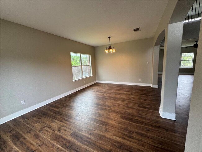 Building Photo - 1800 Rachel Ln