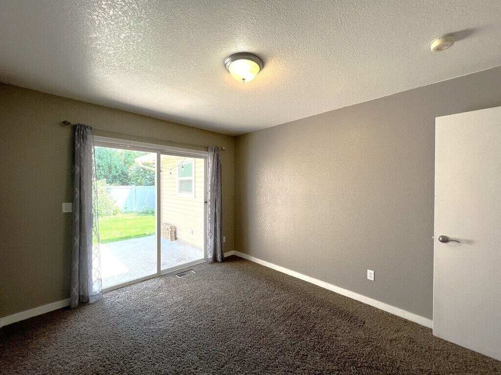 Building Photo - 3098 S Cadet Ln