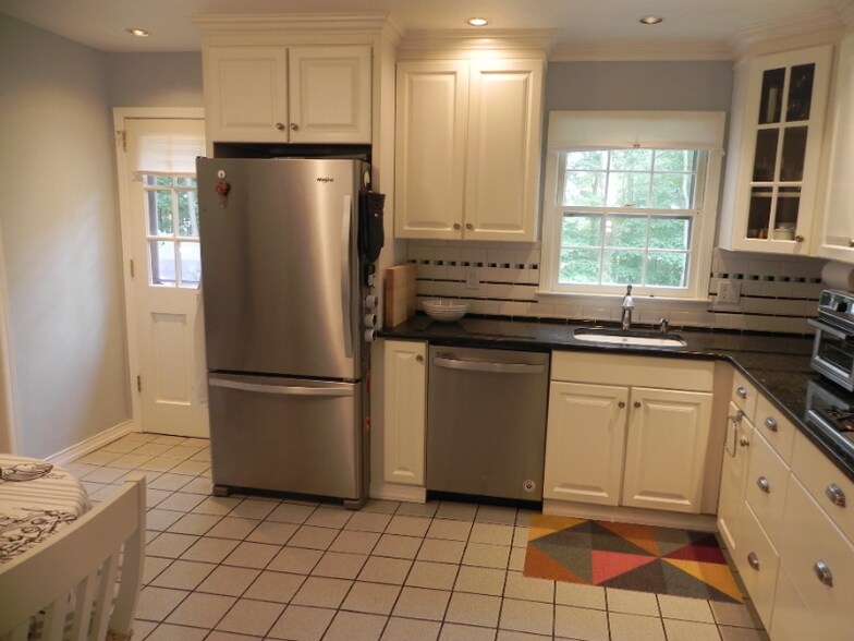 Building Photo - 24 Birchside Dr