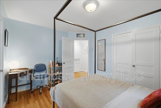 Building Photo - 912 N Lexington St