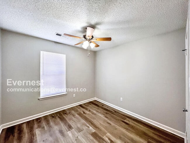 Building Photo - 7329 Eastover Dr