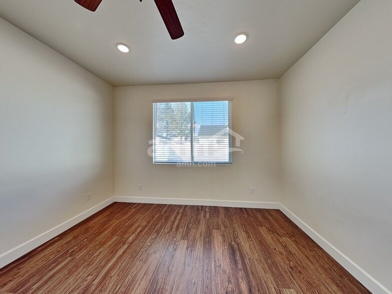 Building Photo - 5124 W Milliron Dr