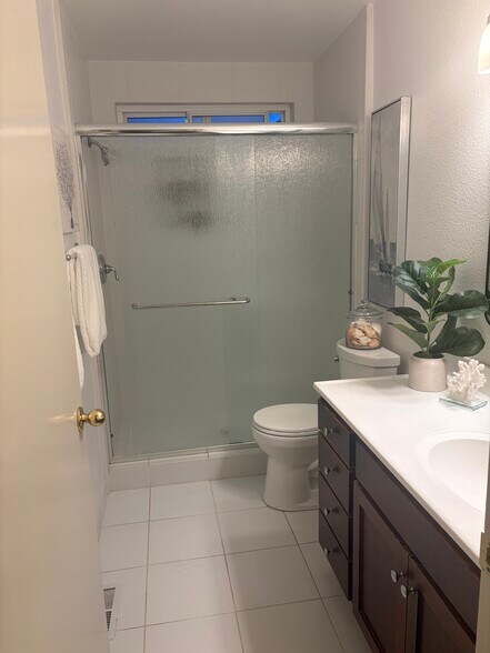 Building Photo - 1505 42nd Ave