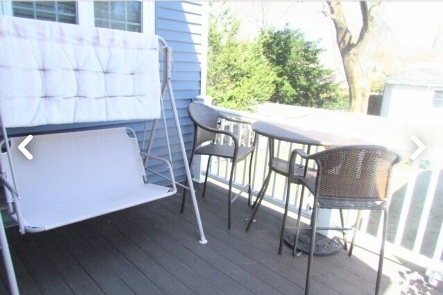 Back Porch - 340 Common St