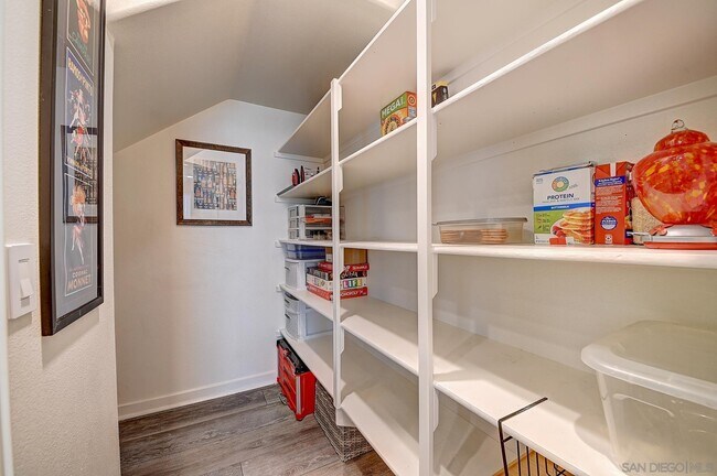 Building Photo - 10572 Acorn Pl