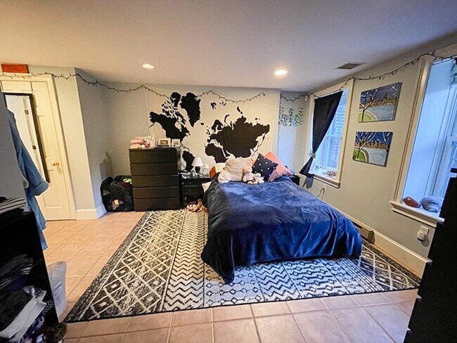 Building Photo - 57 Dwight St