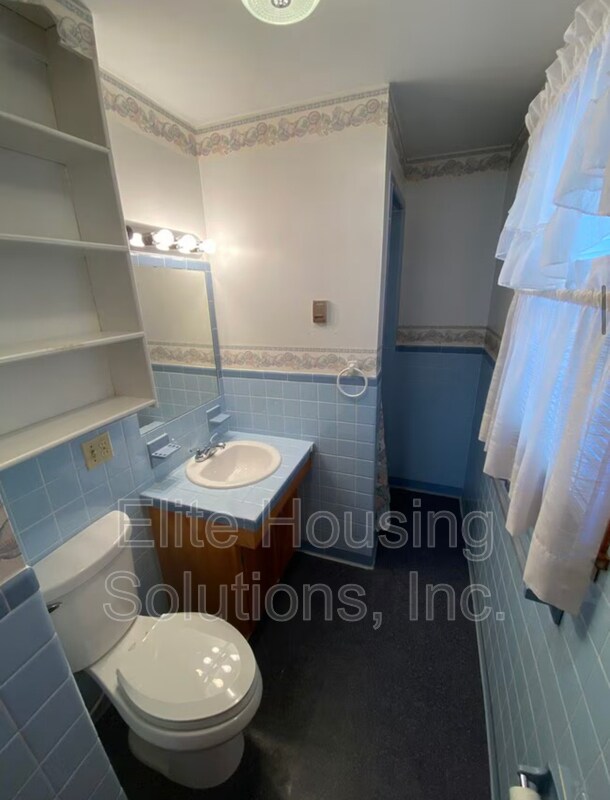 Building Photo - 410 Colonial Dr