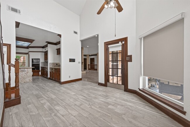 Building Photo - 15106 Dawnbrook Dr