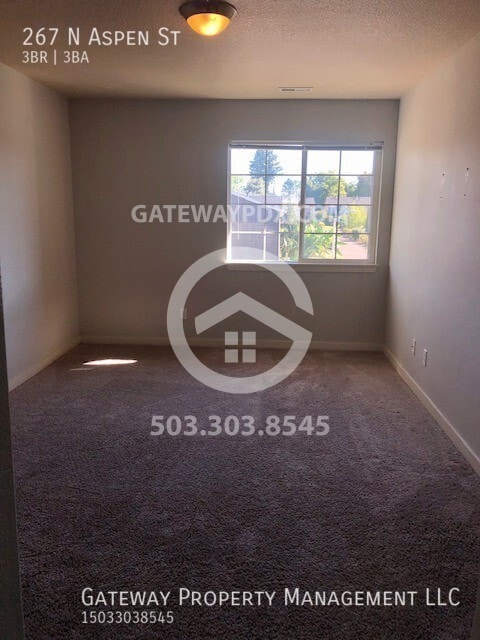 Building Photo - 267 N Aspen St