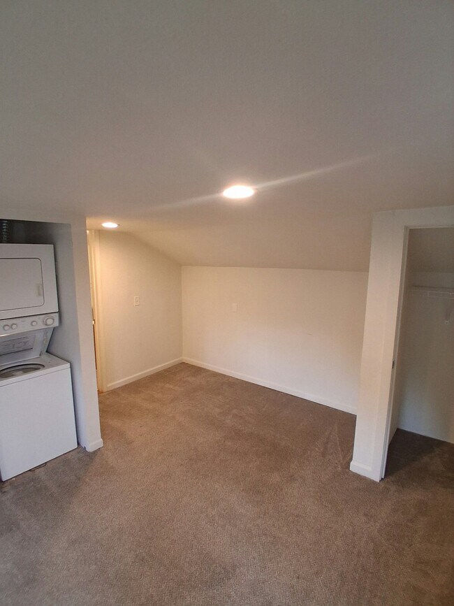 Building Photo - 14602 Portland Ave SW