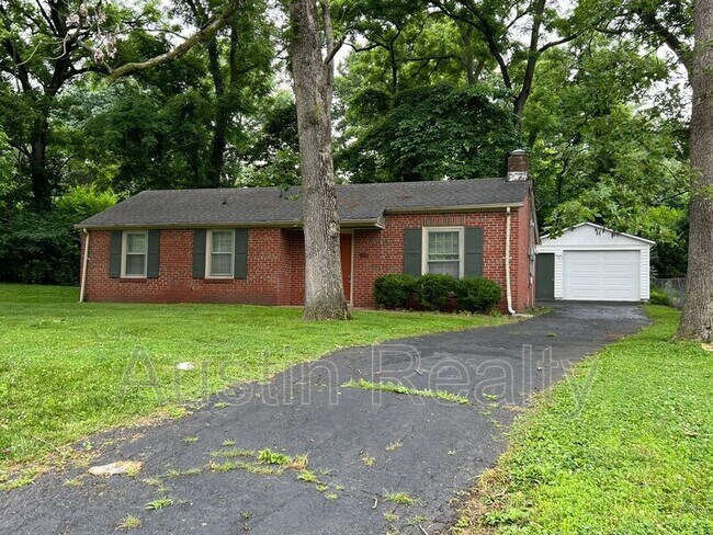 Primary Photo - 591 W Lockwood Ave